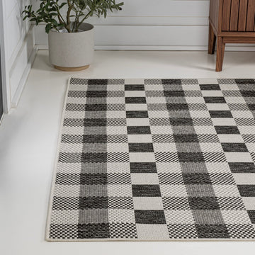 Darcy Traditional Geometric Bold Gingham Area Rug